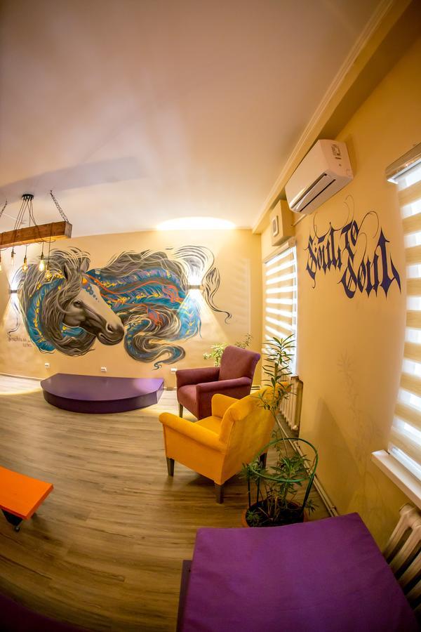 West Point Soul Hostel Alma-Ata Buitenkant foto